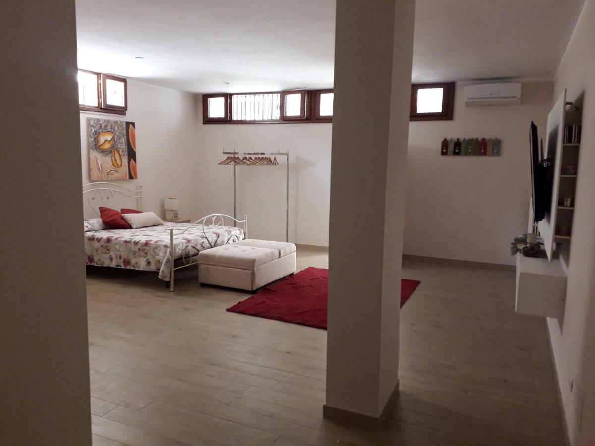 La tana di Furby Apartment Brindisi Bagian luar foto